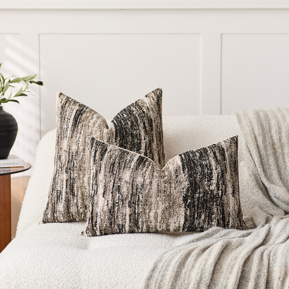 Bantal Deco Sapuan Kuas Lumbar Chenille Netral