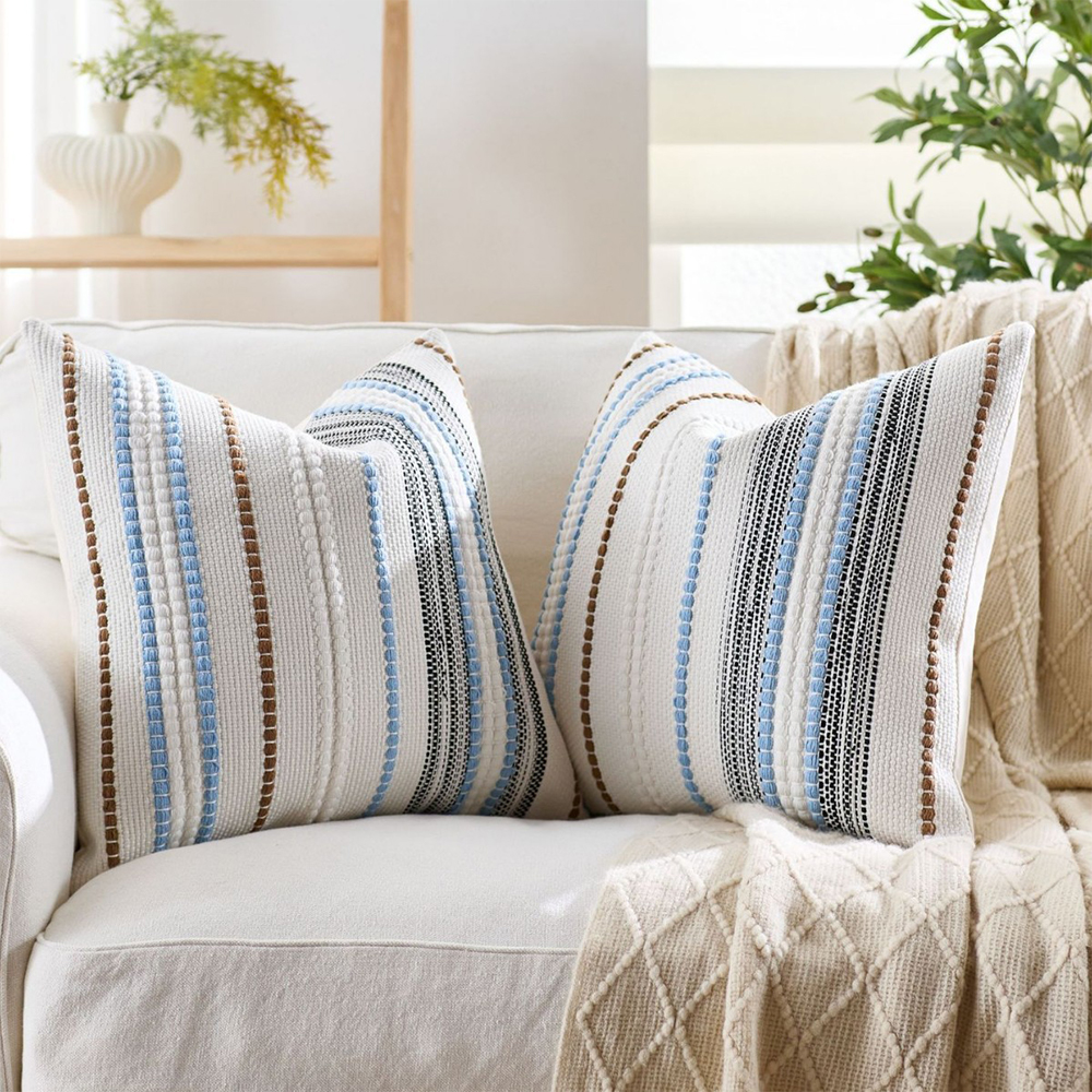 Bantal deco bantal chenille bergaris