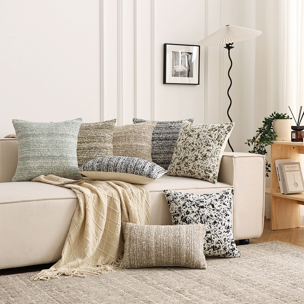 Bantal deco bantal chenille bergaris