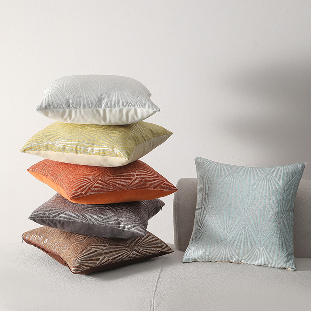 Bantal deco bertekstur chenille geometris